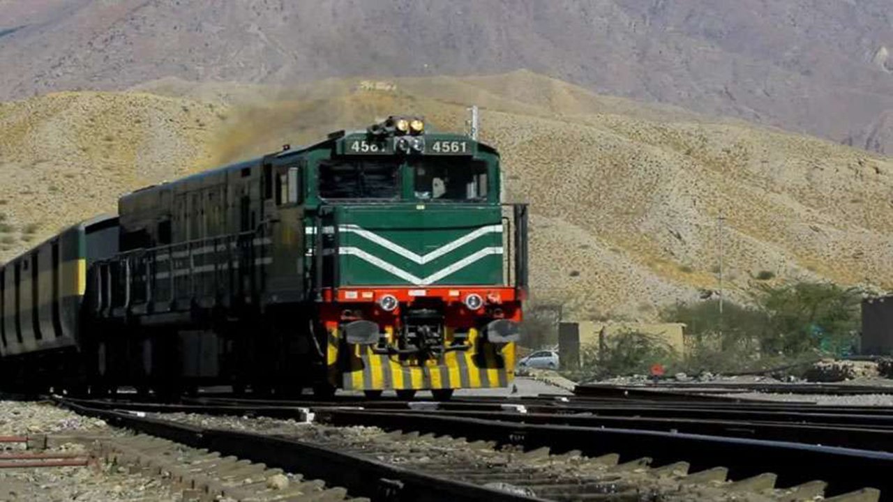Quetta-Train-Services-Suspended-By-Pakistan-Railway